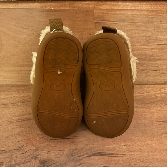 UGG Mallya Toddler Bootie - Picture 5 of 5